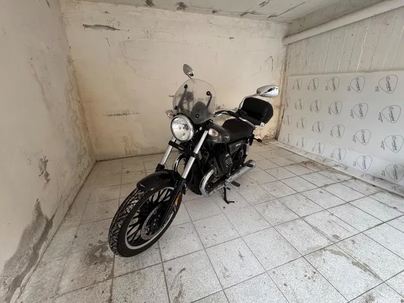 Moto Guzzi V9 Roamer (2018 - 20) (2)