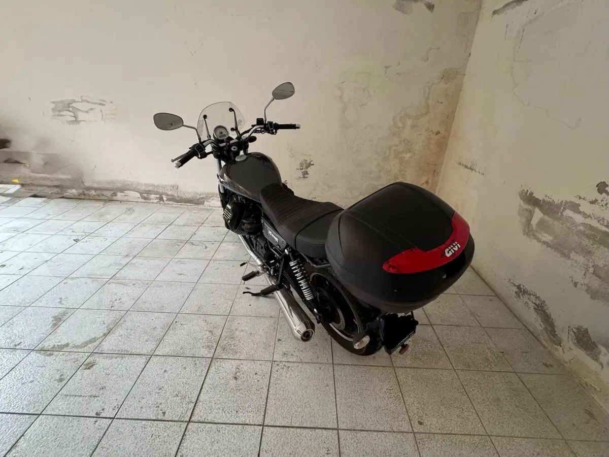 Moto Guzzi V9 Roamer (2018 - 20) (3)
