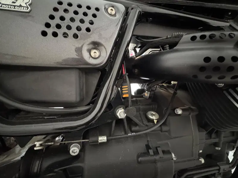 Moto Guzzi V9 Roamer (2018 - 20) (7)