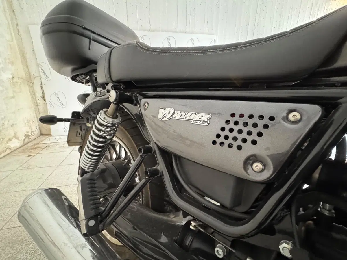 Moto Guzzi V9 Roamer (2018 - 20) (8)
