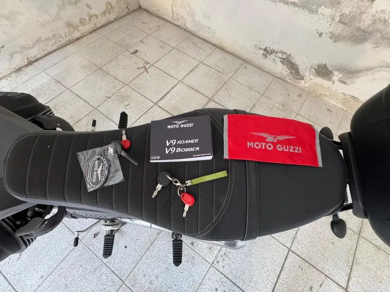 Moto Guzzi V9 Roamer (2018 - 20) (10)