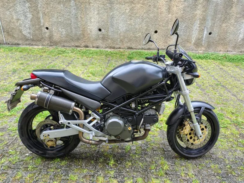 Ducati Monster 750 Dark (1999 - 02) (4)