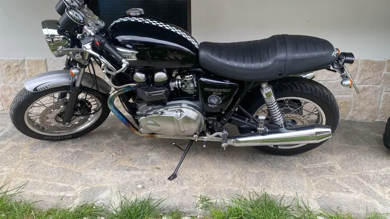 Triumph Thruxton 900 carb (9)