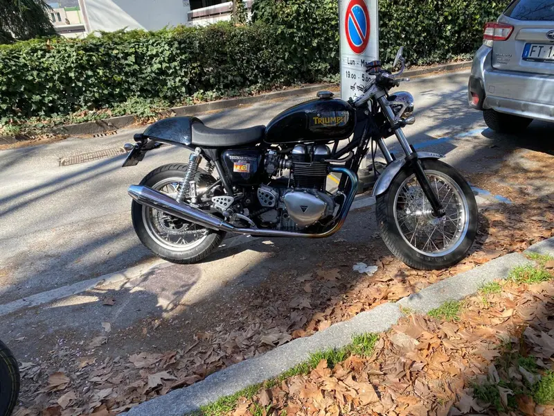 Triumph Thruxton 900 carb (10)