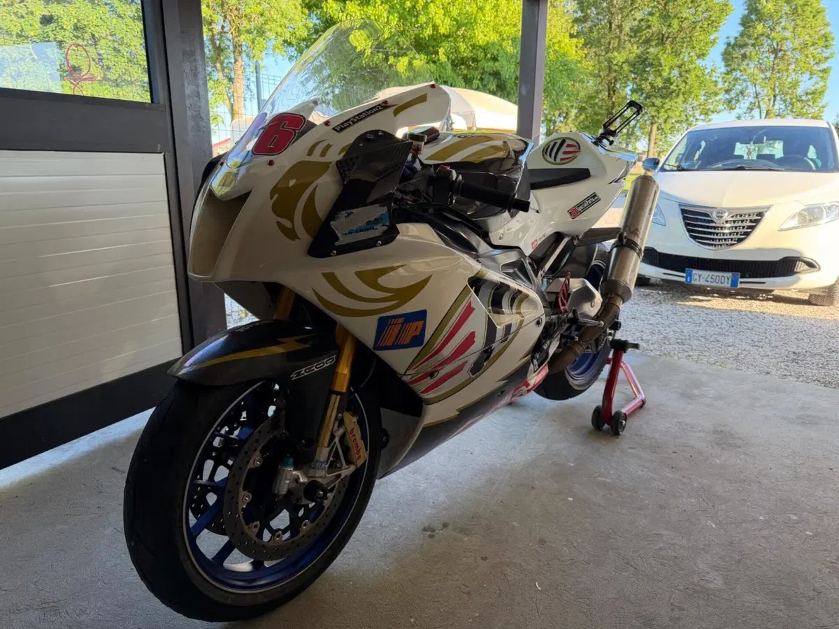 Aprilia RSV 1000 R Factory (2004 - 05) (3)