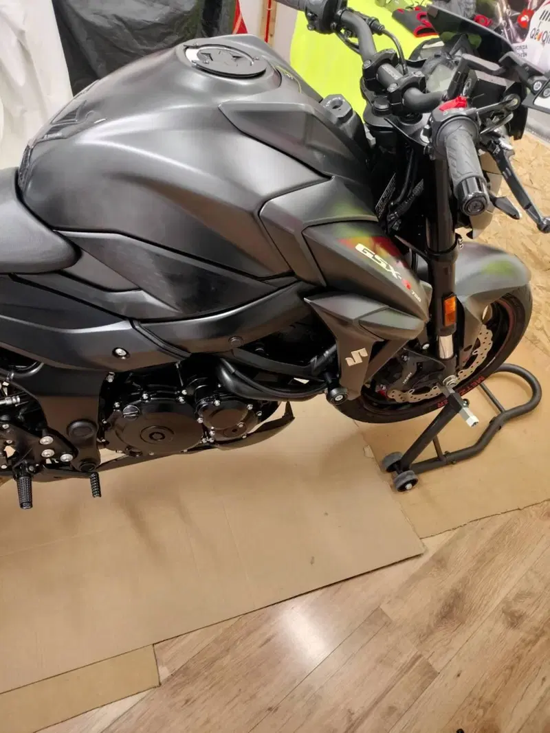 Suzuki GSX S 750 Z Yugen (2018 - 20) (5)