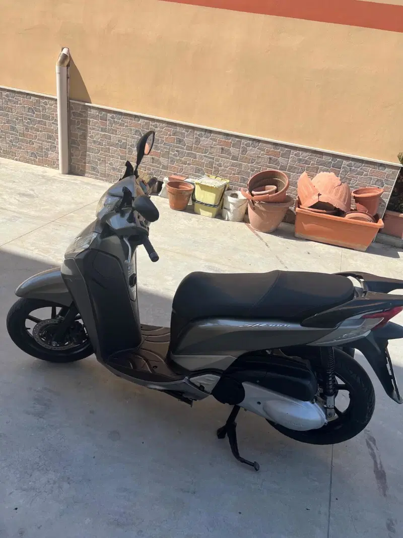 Honda SH 300 i ABS (2011 - 13) (2)