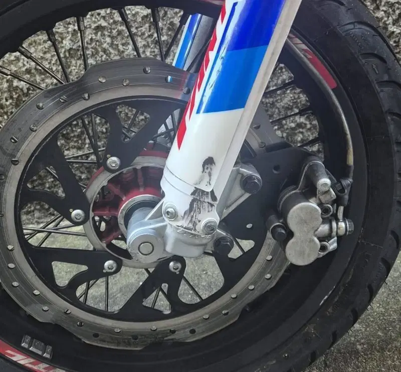 Fantic Motor Motard 125 Performance 4t (2020) (5)
