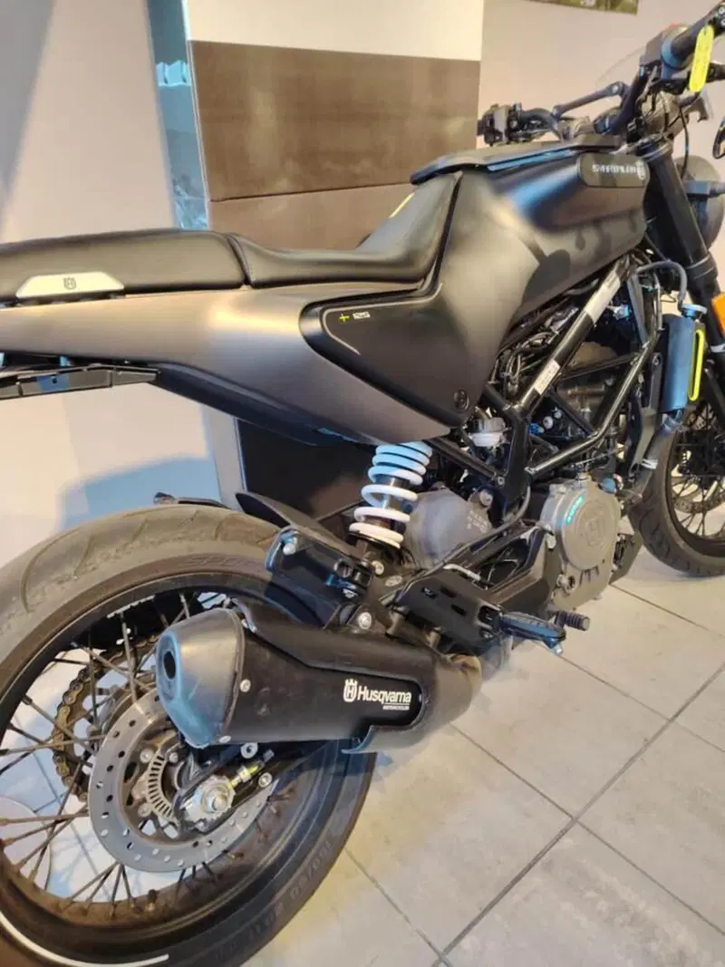 Husqvarna Svartpilen 125 (2021 - 23) (5)