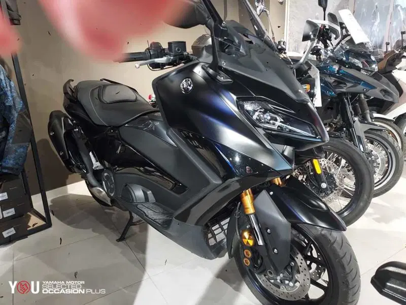 Yamaha T-Max 560 Tech Max (2022 - 24) (2)