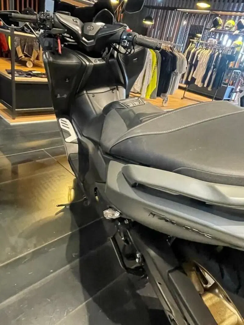 Yamaha T-Max 560 Tech Max (2021) (7)