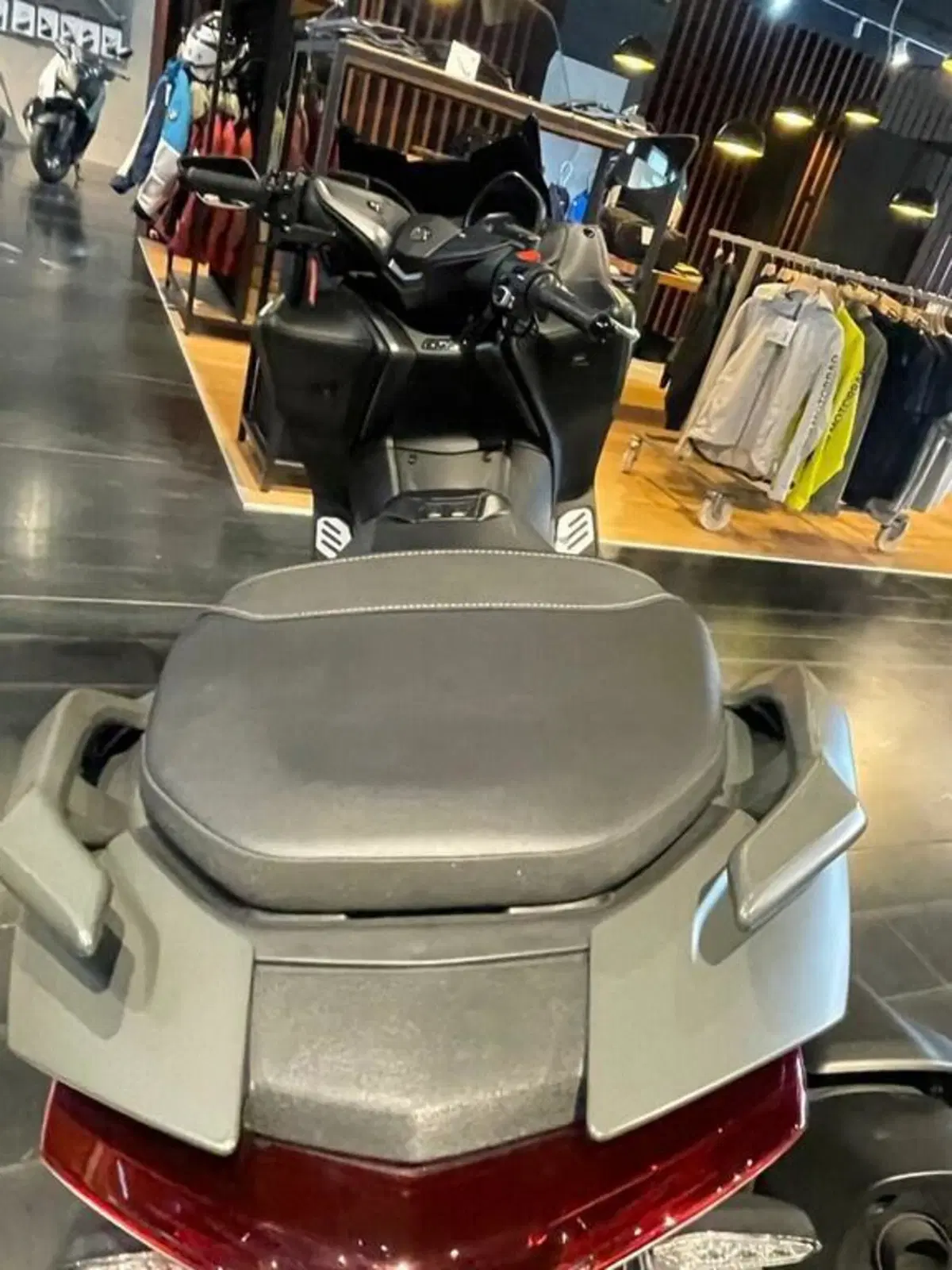 Yamaha T-Max 560 Tech Max (2021) (14)