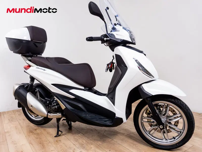 Piaggio Beverly 300 Hpe (2021) (2)