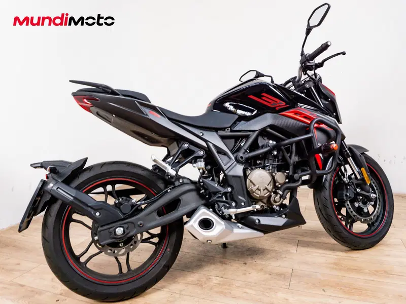 Voge Brivido 300 R (2020) (2)