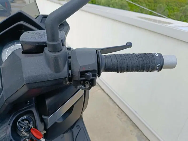 Yamaha X-Max 400 (2013 - 16) (8)