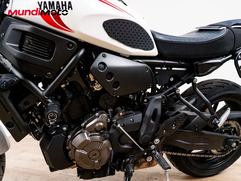 Yamaha XSR 700 (2021) (9)