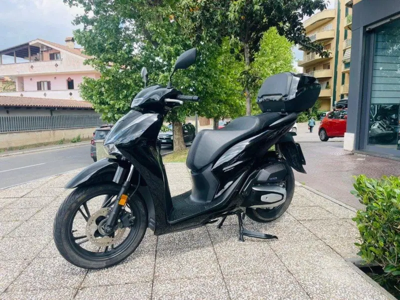 Honda SH 150i (2024 - 25) (7)