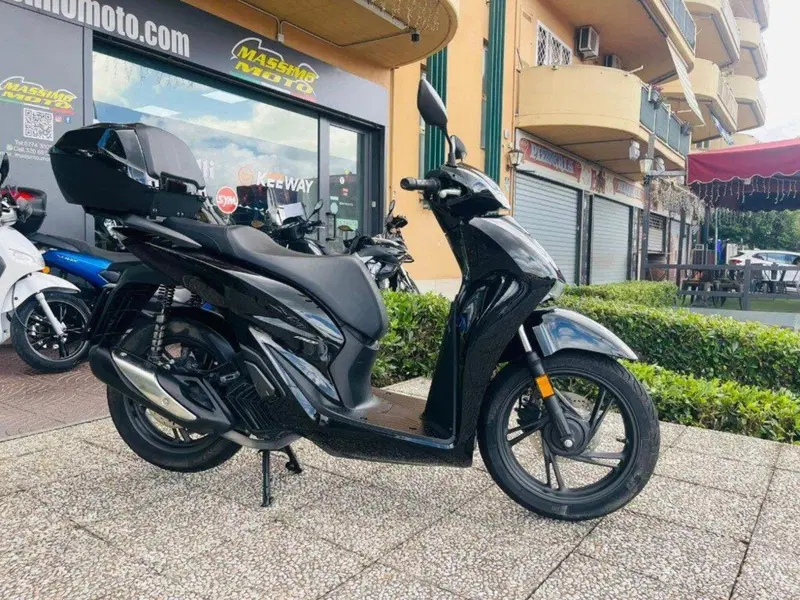 Honda SH 150i (2024 - 25) (8)