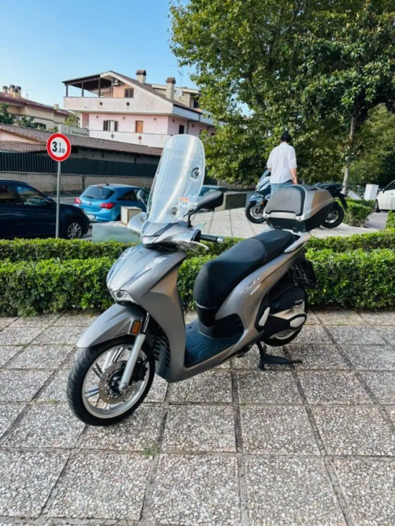 Honda SH 350 (2021 - 24) (9)