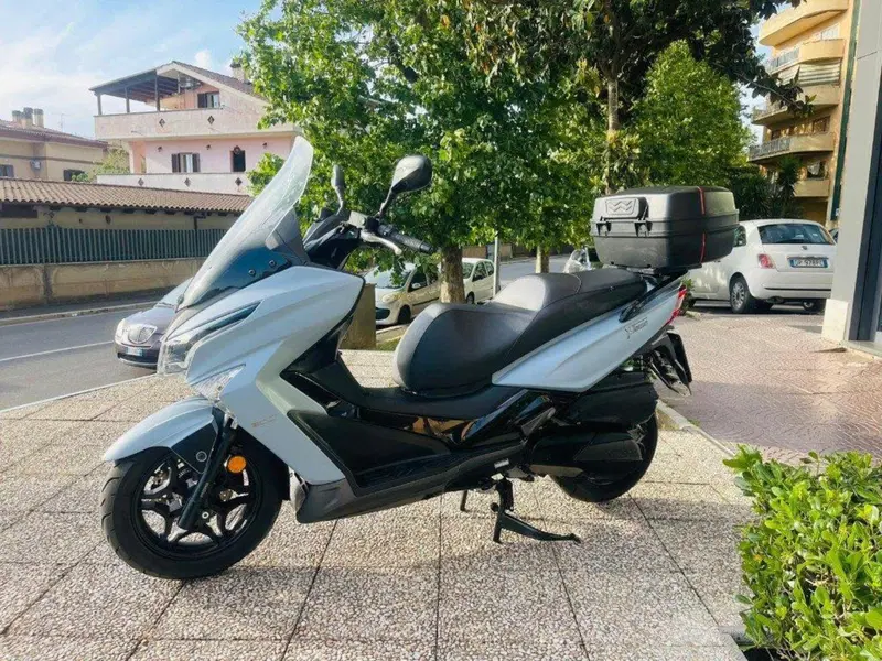 Kymco X-Town 300i (2021 - 24) (3)