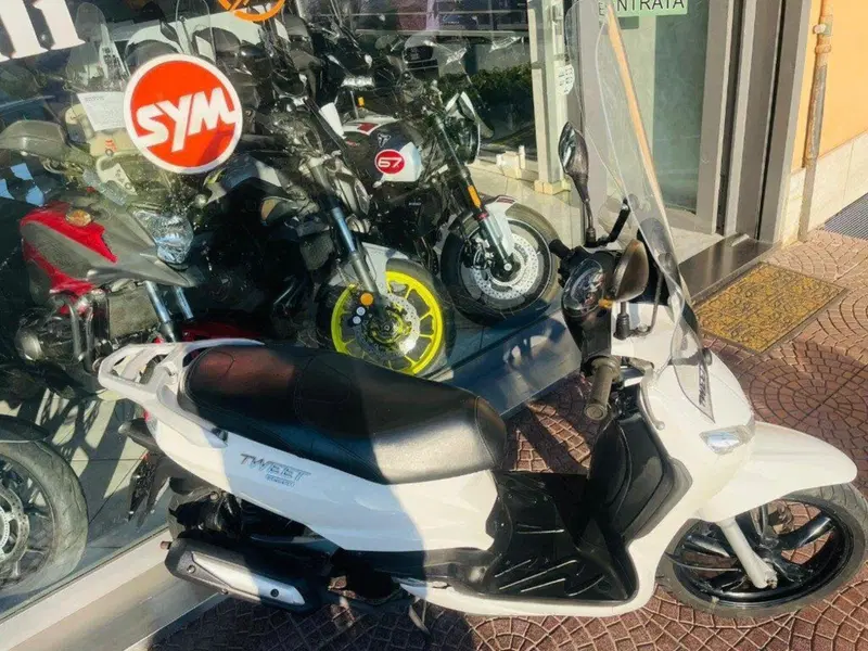 Peugeot Tweet 125 (2014 - 17) (3)