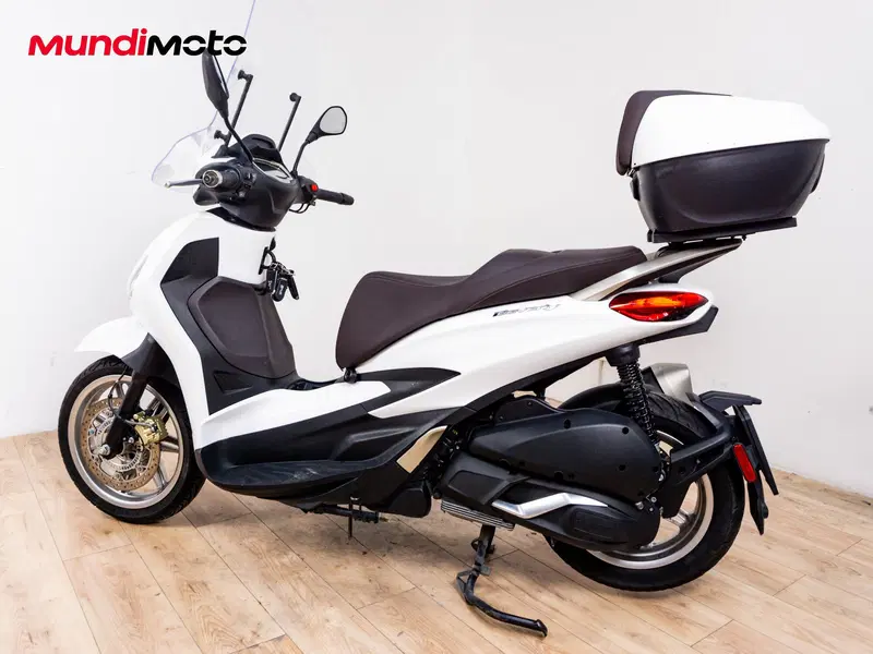 Piaggio Beverly 300 Hpe (2021) (7)