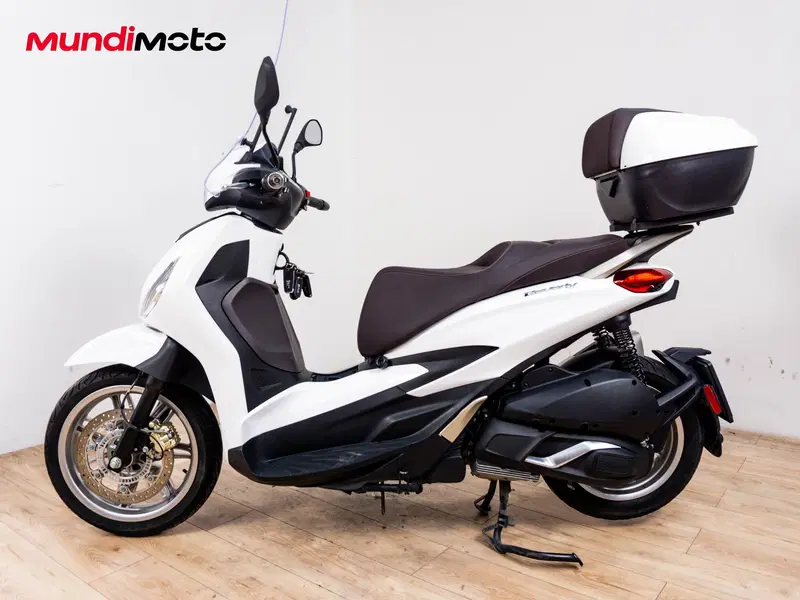 Piaggio Beverly 300 Hpe (2021) (6)