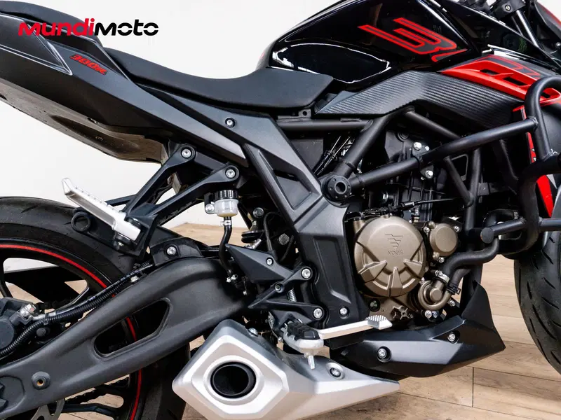 Voge Brivido 300 R (2020) (4)
