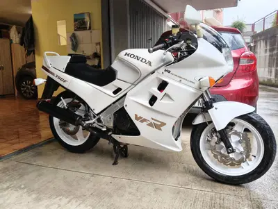 Honda VFR 750 F (1986 - 87) usata