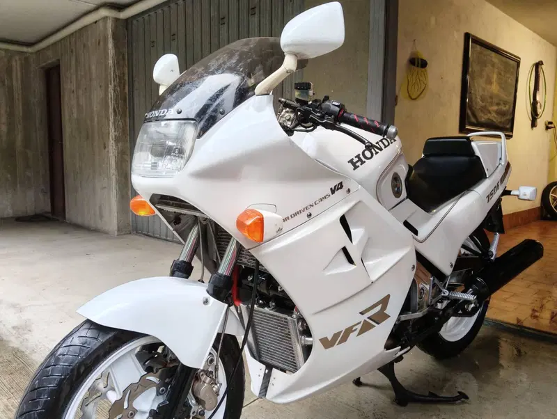 Honda VFR 750 F (1986 - 87) (3)