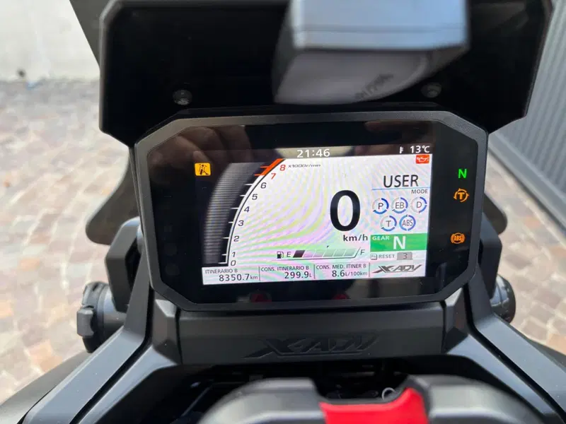 Honda X-ADV 750 DCT Gravel (2021 - 24) (12)