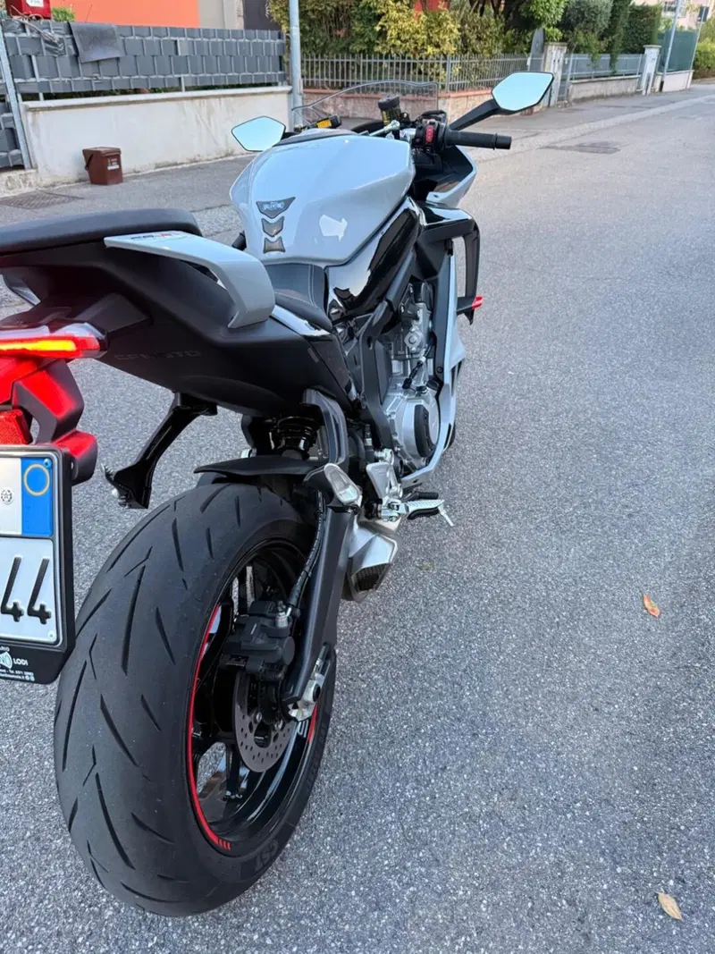 CFMOTO 675SR-R (2025 - 26) (4)