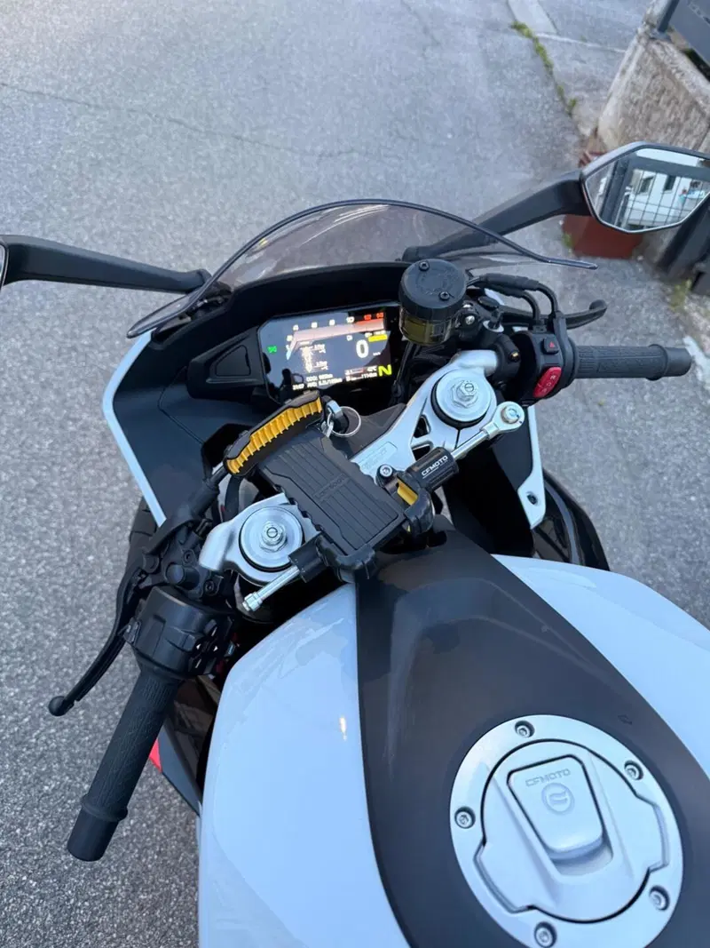 CFMOTO 675SR-R (2025 - 26) (6)