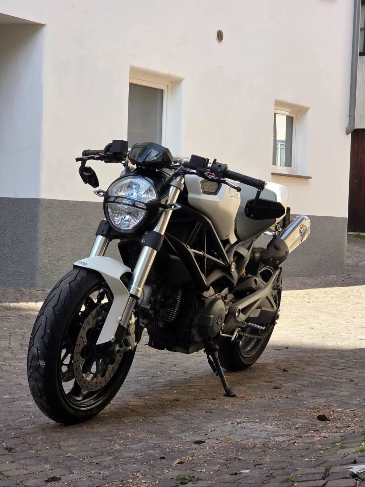 Ducati Monster 696 (2008 - 13) (4)