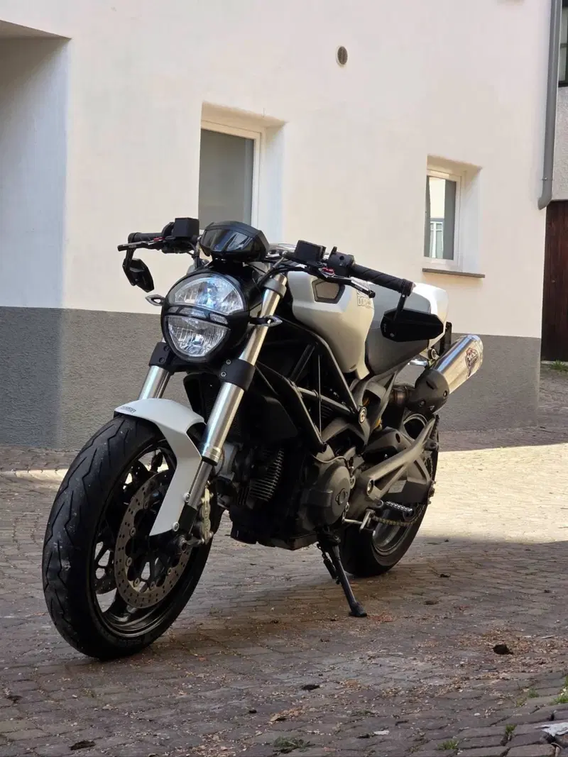 Ducati Monster 696 (2008 - 13) (4)