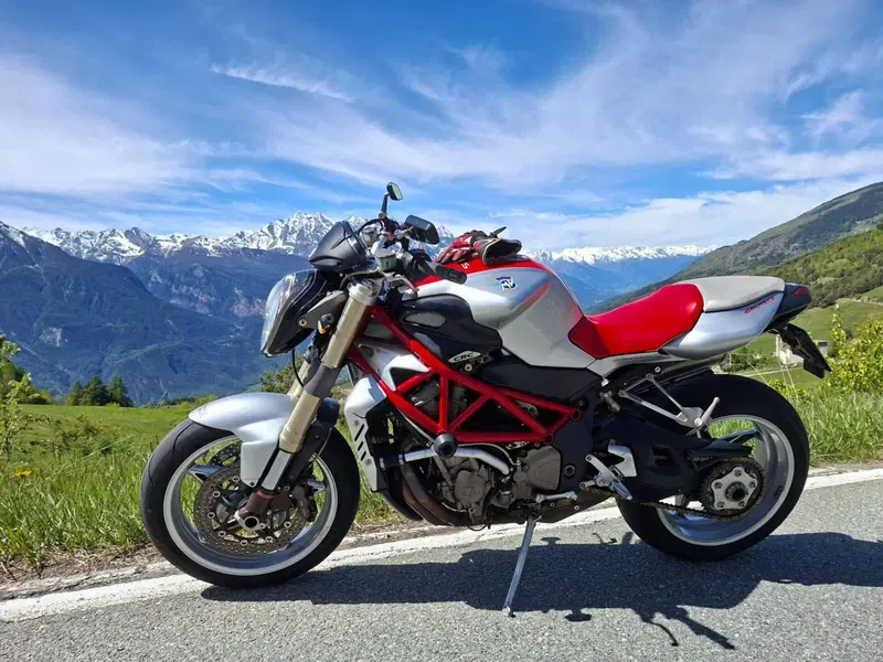 MV Agusta Brutale 910 S (2005 - 11) (2)