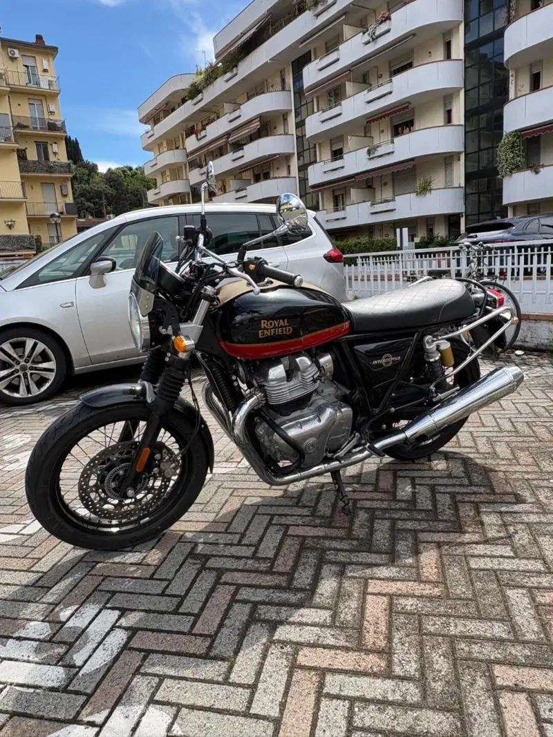 Royal Enfield Interceptor 650 (2021 - 26) (2)