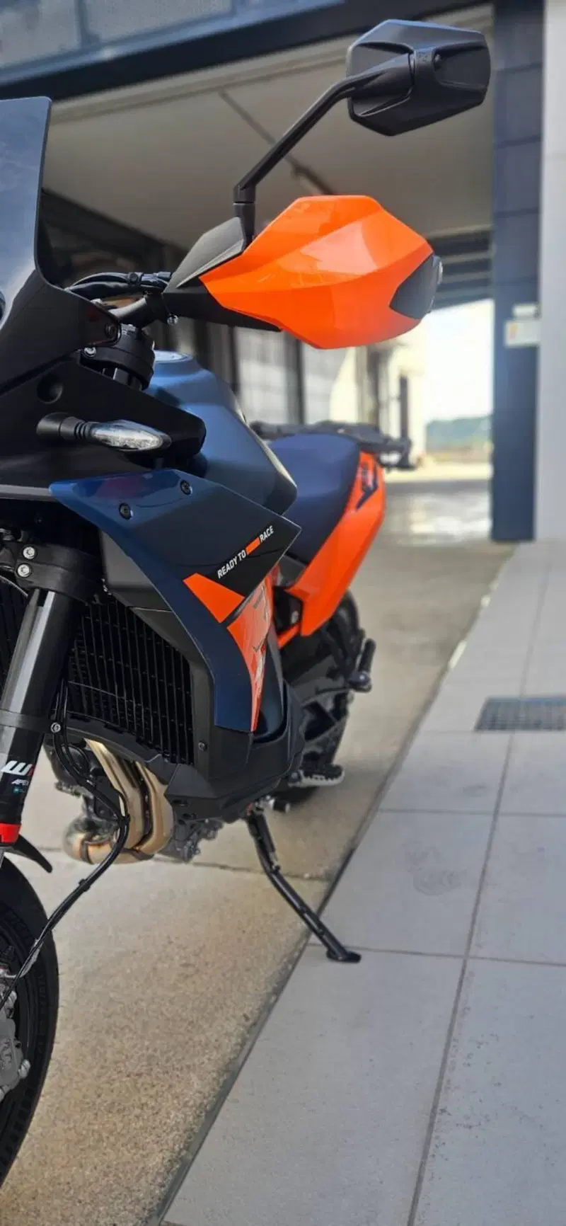 KTM 890 SMT (2026) (9)