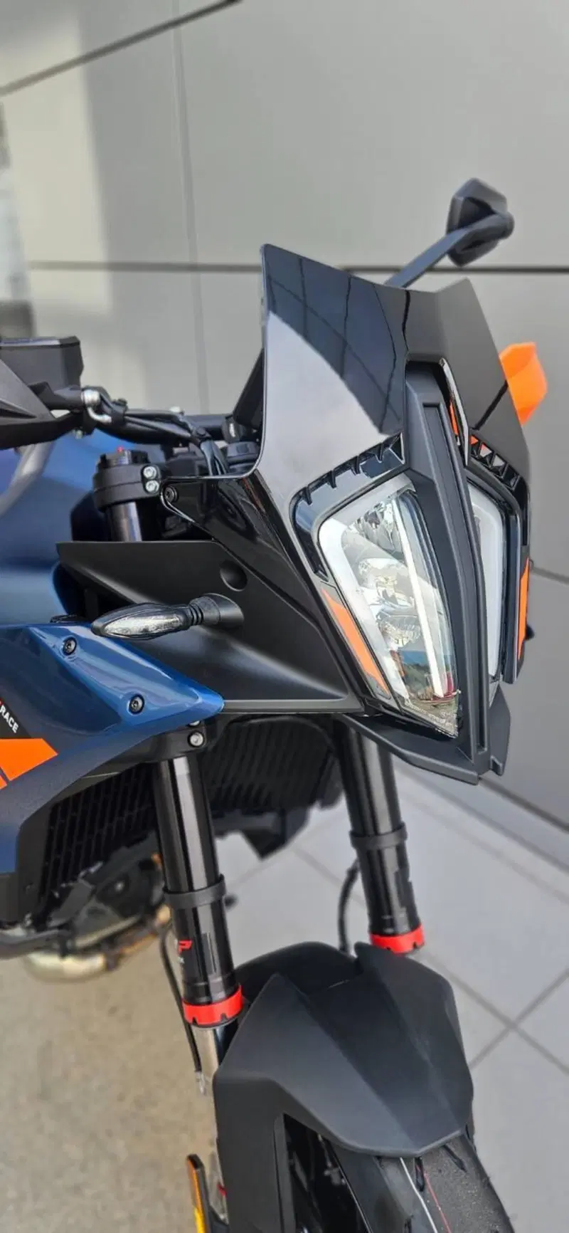 KTM 890 SMT (2026) (8)