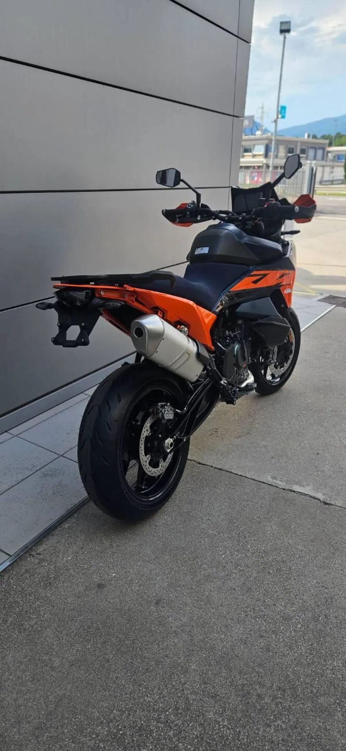 KTM 890 SMT (2026) (3)