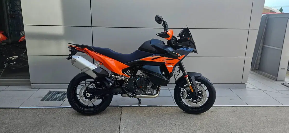 KTM 890 SMT (2026)