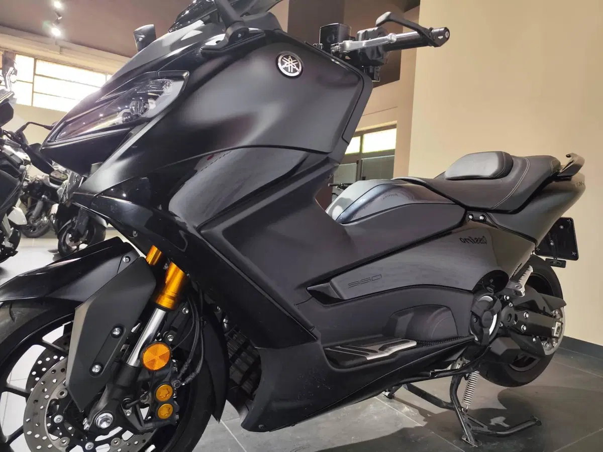 Yamaha T-Max 560 Tech Max (2022 - 24) (6)