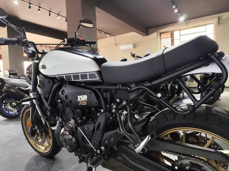 Yamaha XSR 700 (2022 - 26) (6)