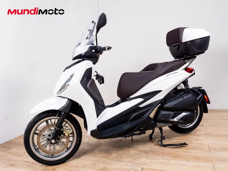 Piaggio Beverly 300 Hpe (2021) (8)