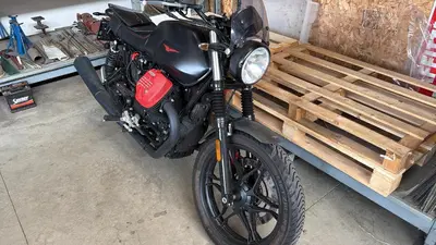 Moto Guzzi V7 III Carbon (2018 - 20) usata