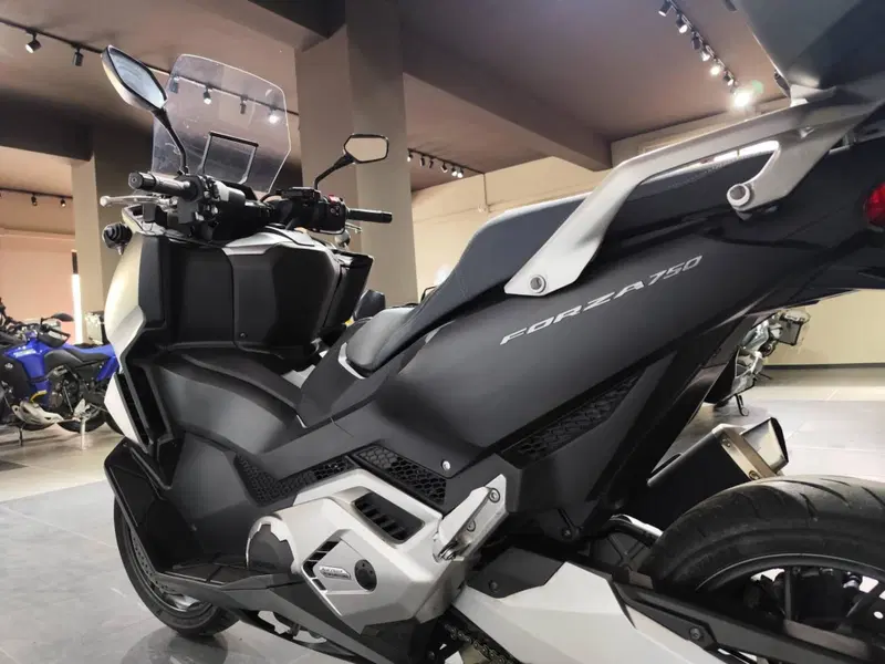 Honda Forza 750 DCT (2021 - 24) (6)
