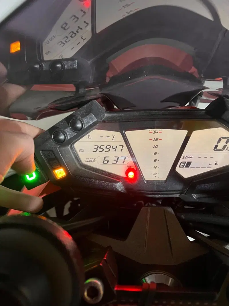 Kawasaki Z 800 e ABS (2012 - 16) (8)