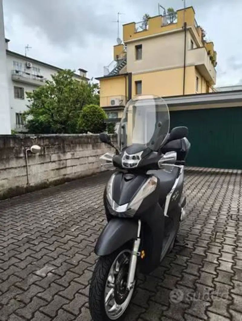 Honda SH 300 i ABS (2016 - 20) (2)