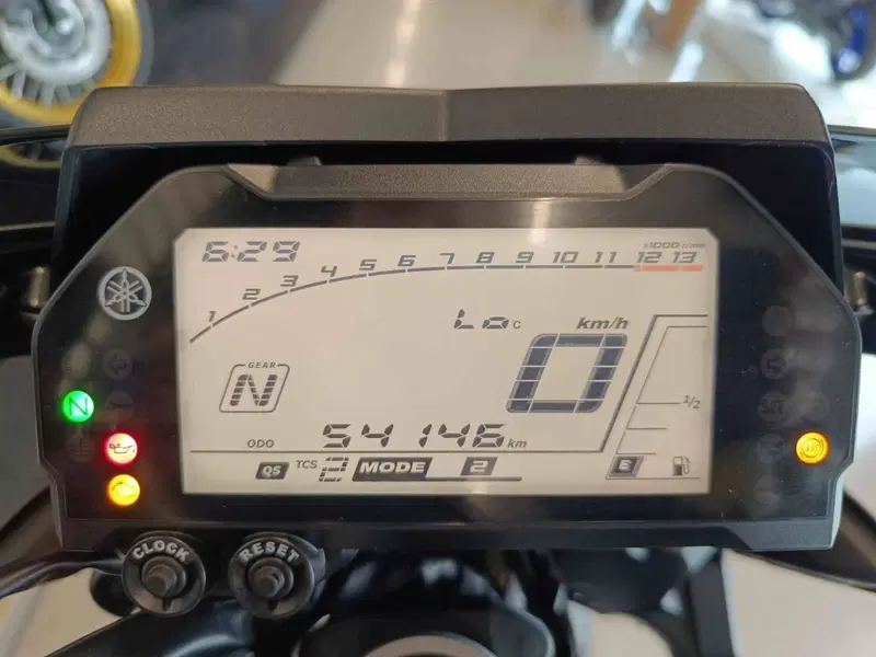 Yamaha MT-10 ABS (2016 - 17) (4)