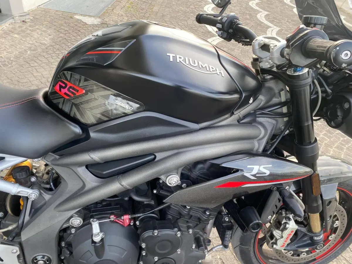 Triumph Speed Triple 1050 RS (2018 - 20) (5)